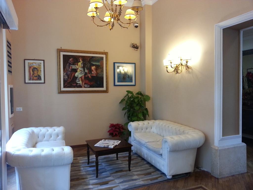 Aricia Hotel 3*